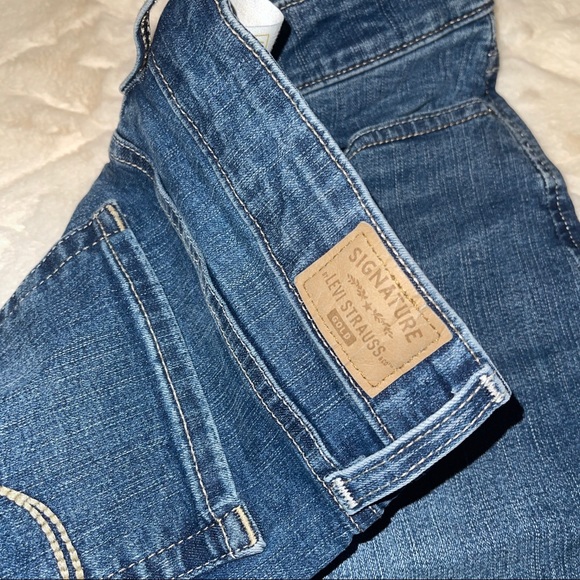 ❗️LEVI’s Mid Rise Skinny Jeans

W28 L28 
used once - Picture 2 of 3